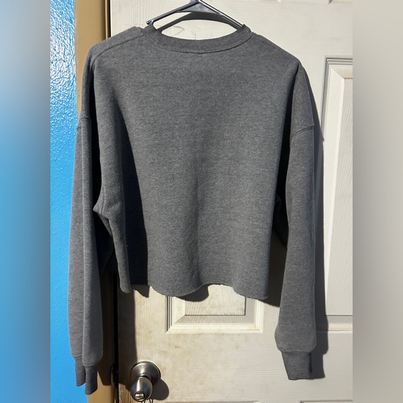 Women’s Gray Cropped Sweatshirt Wild Fable - Picture 2 of 2